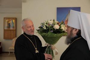 Священнослужители храма прп. Серафима Саровского поздравили митрополита Викторина с Юбилеем